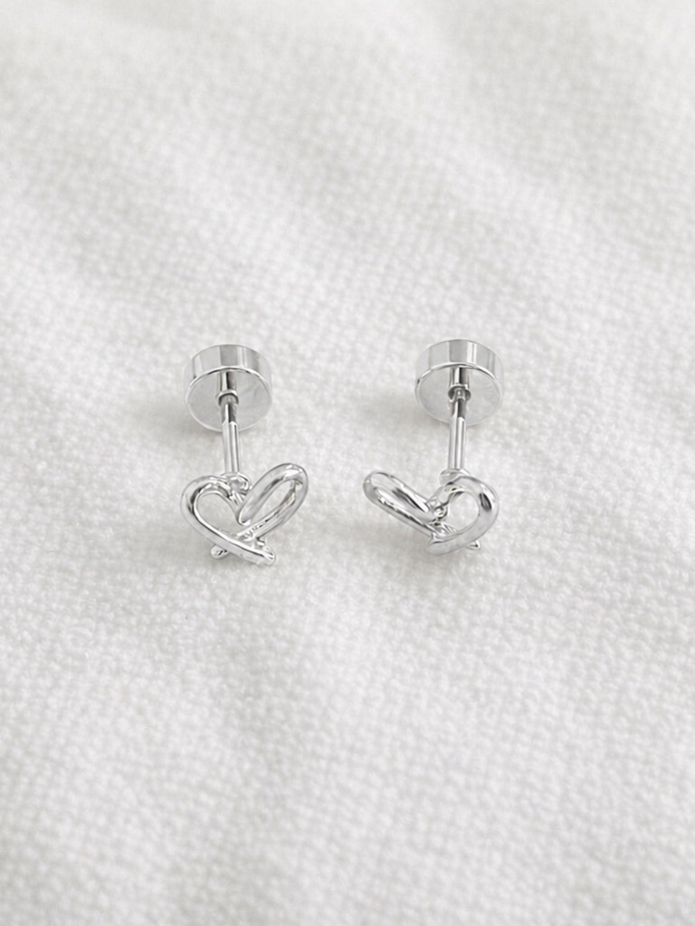 Silver plated stainless steel heart screw back stud earrings - Picture 4 of 5